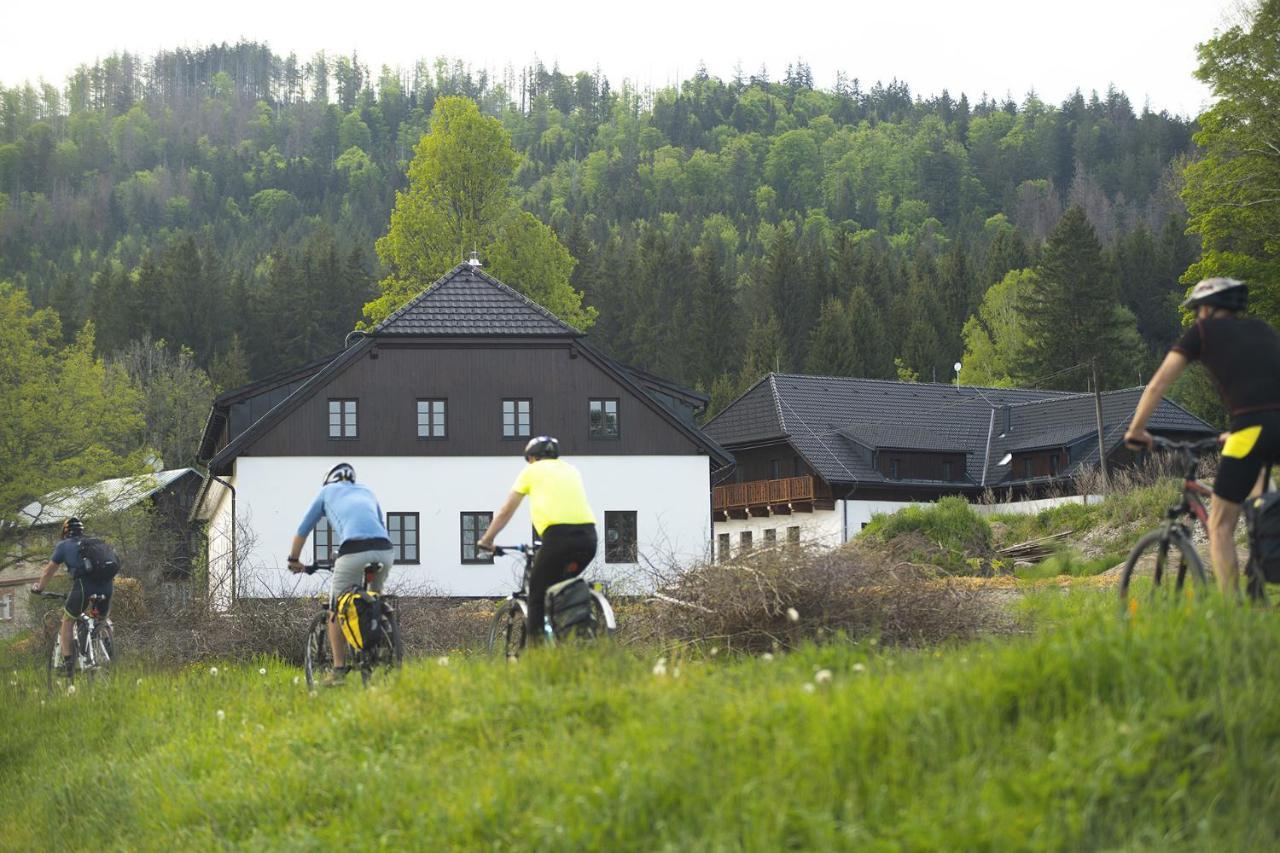 Hotel Dvur Liskovy Vrch Strazny Exterior foto