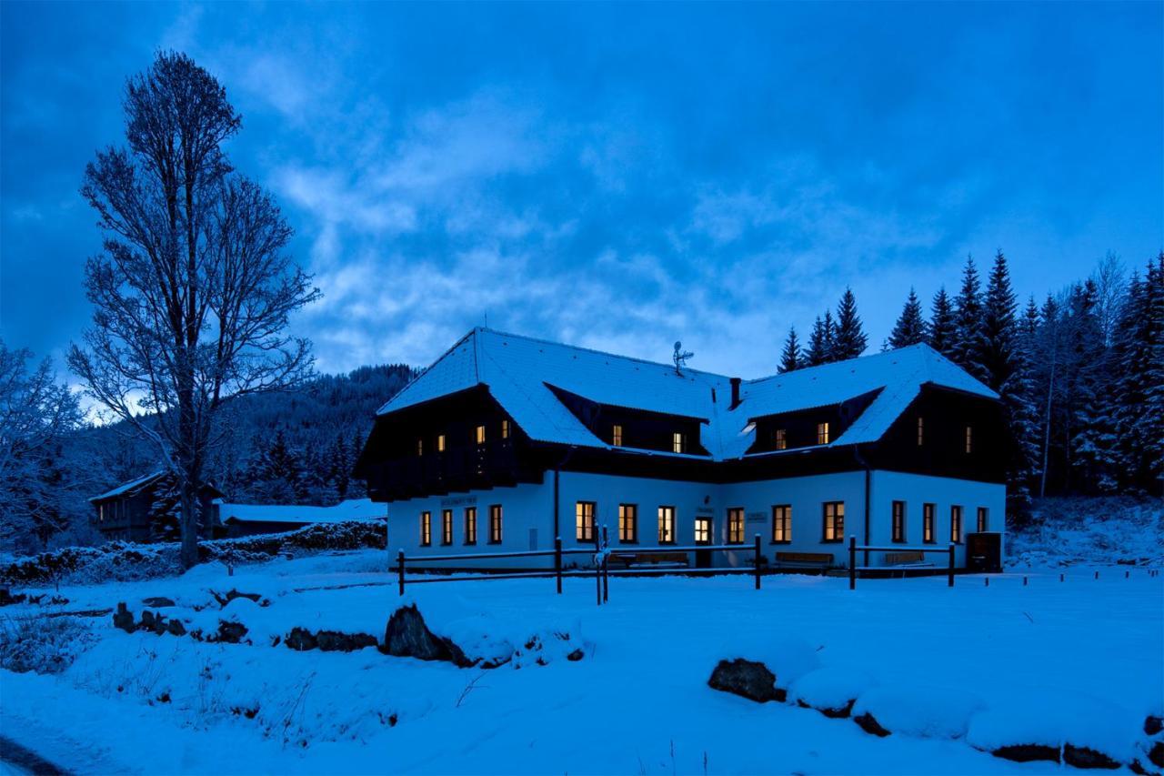 Hotel Dvur Liskovy Vrch Strazny Exterior foto
