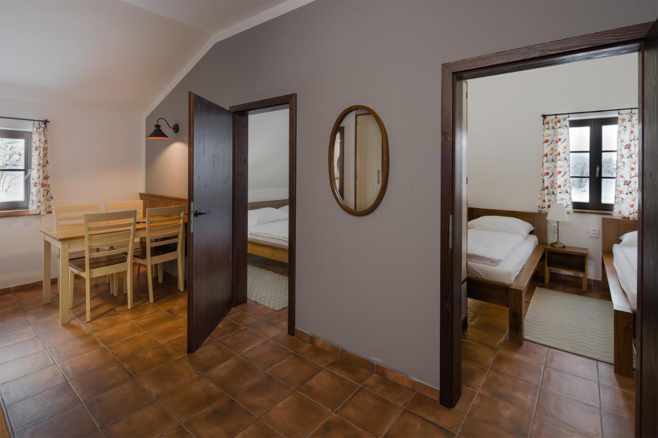 Hotel Dvur Liskovy Vrch Strazny Exterior foto