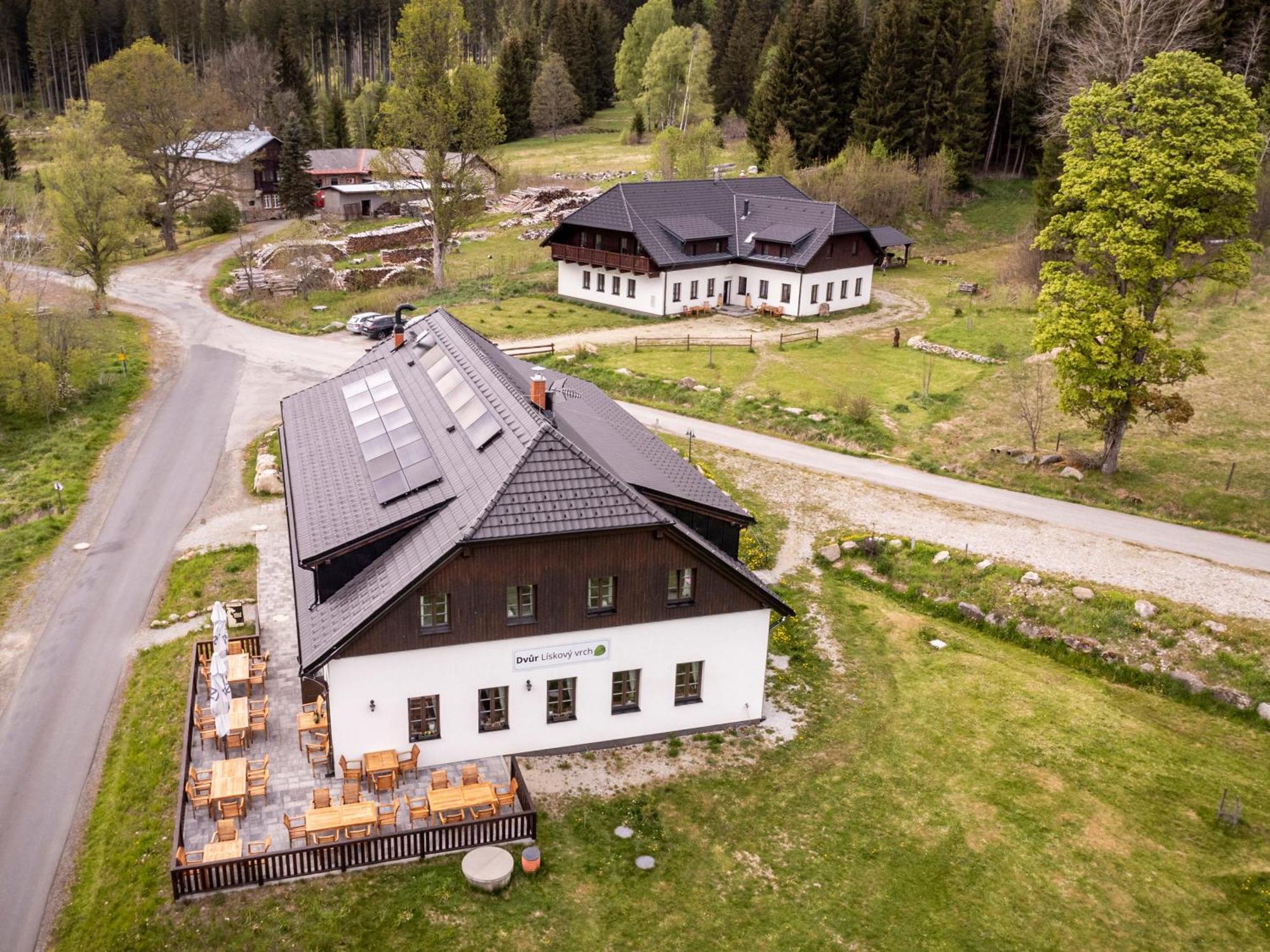 Hotel Dvur Liskovy Vrch Strazny Exterior foto